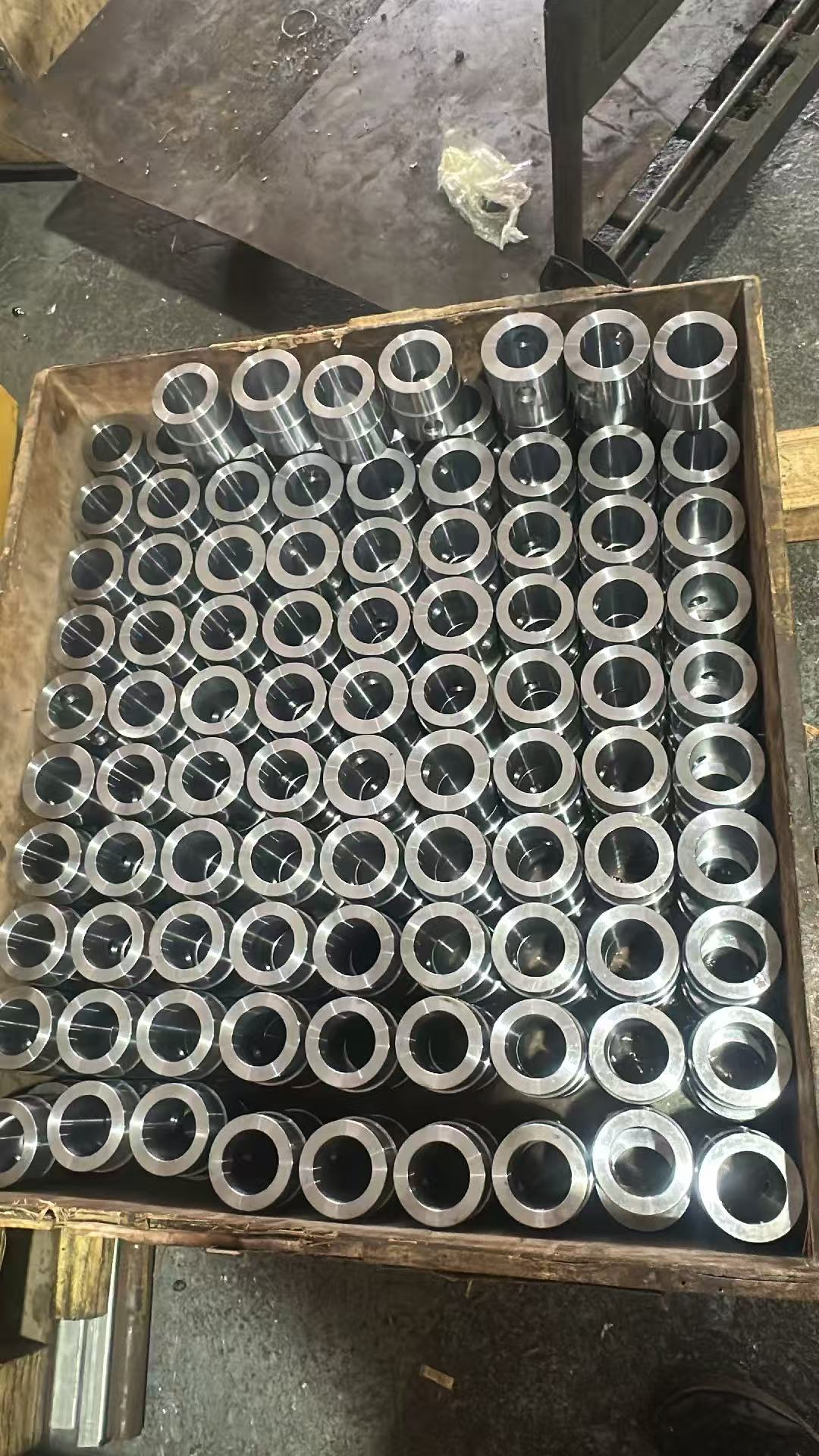 机械加工完成的金属衬套(轴套 / 钢套)(图1) 机械加工完成的金属衬套(轴套 / 钢套)(图1)